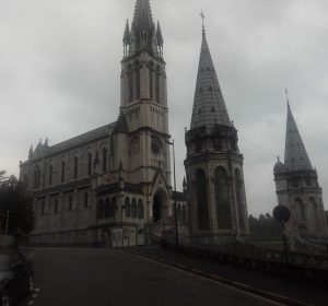 Die Kathedrale von Lourdes
