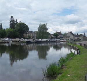 Fluss in der Nähe von Dijon